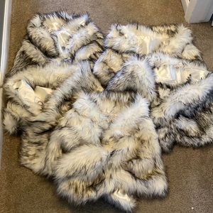 5 Faux fur bridesmaid/bridal pashminas